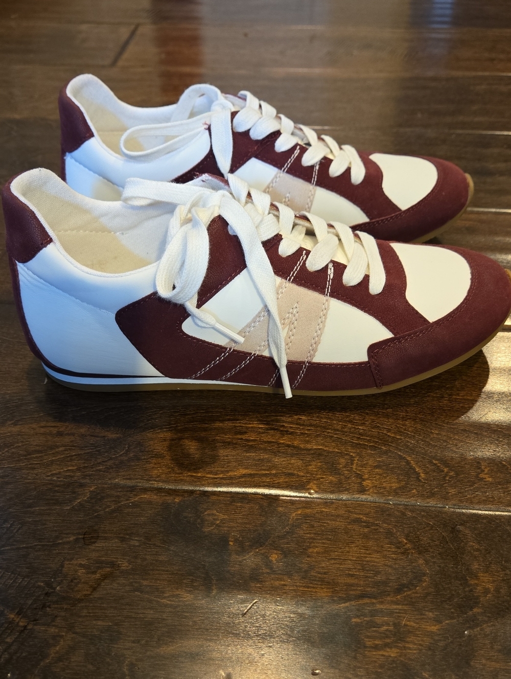Loft Low Profile Sneaker - Picture 5 of 9